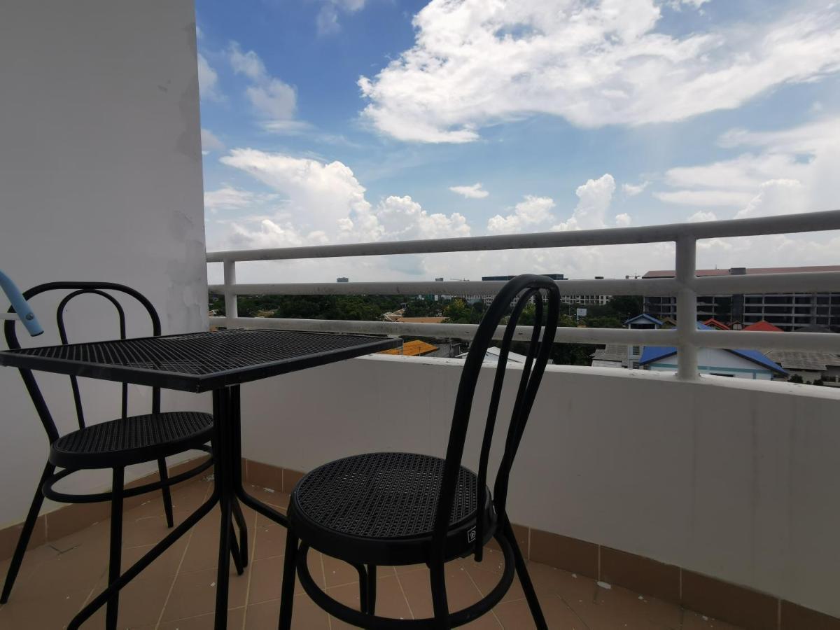 Daisy Residence Jomtien Beach Buitenkant foto