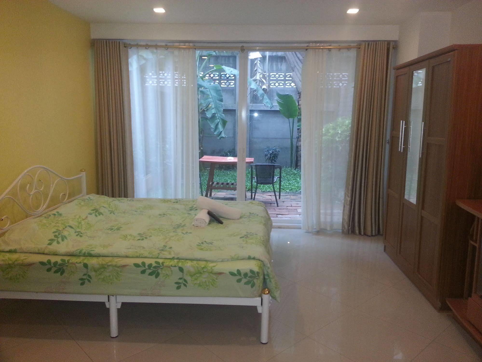 Daisy Residence Jomtien Beach Buitenkant foto